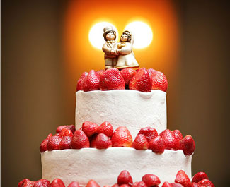 strawberry_wedding_cake.jpg