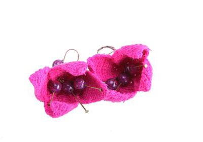 Concursuri online: Castiga o pereche de cercei fuchsia